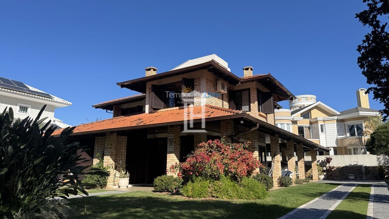 House for vacation rental in Florianopolis (Jurerê Internacional)