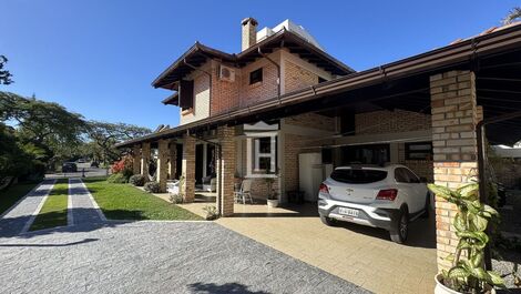 House near Jurerê Internacional beach