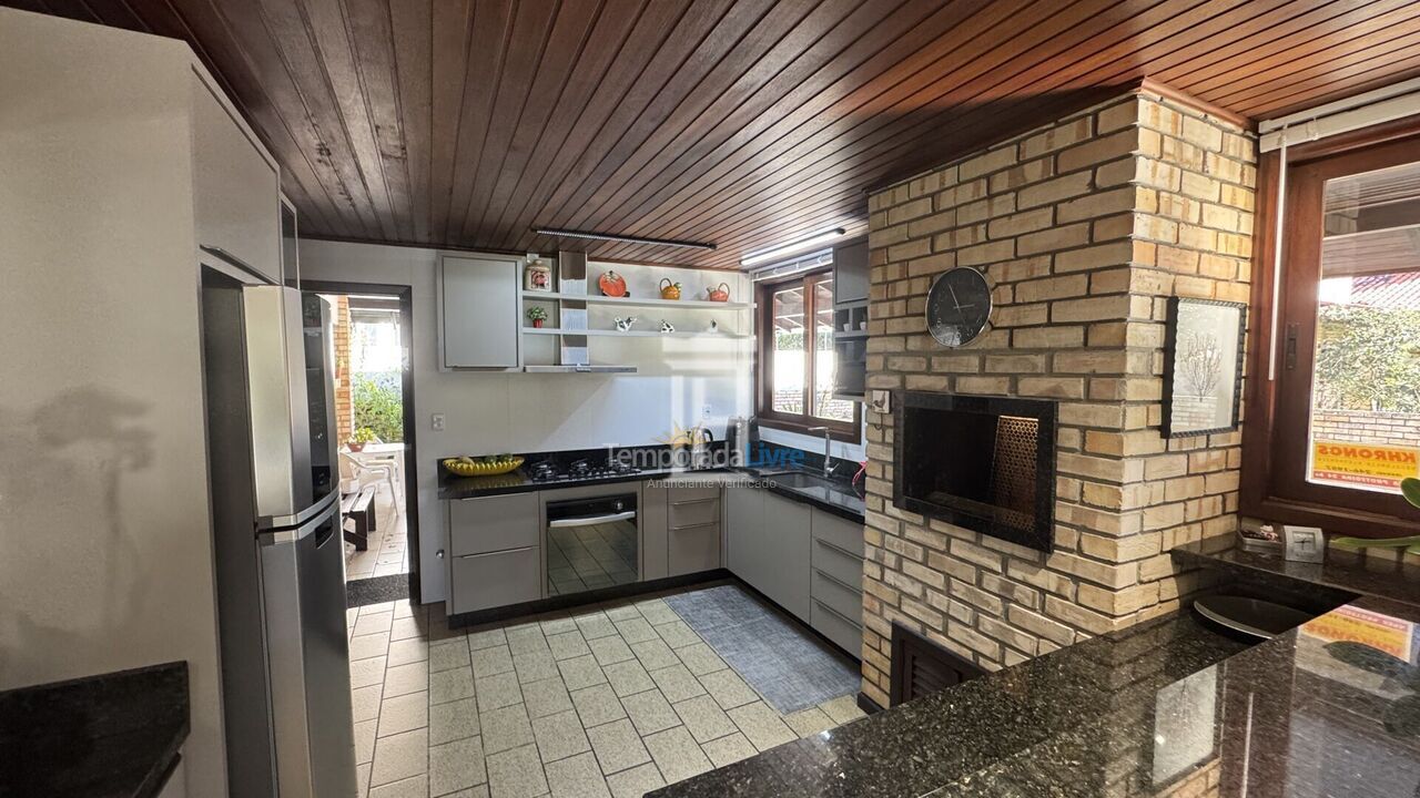 House for vacation rental in Florianopolis (Jurerê Internacional)