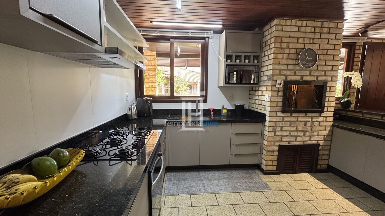 House for vacation rental in Florianopolis (Jurerê Internacional)
