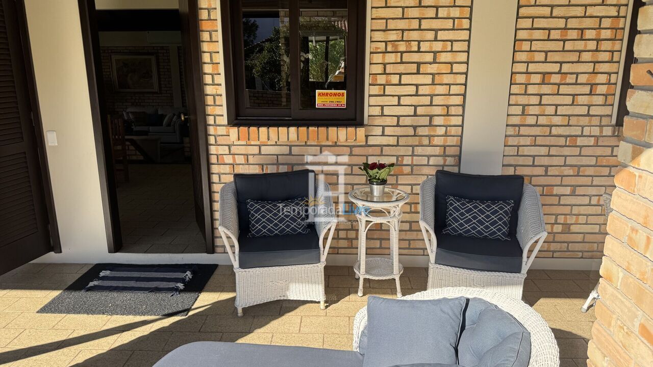 House for vacation rental in Florianopolis (Jurerê Internacional)