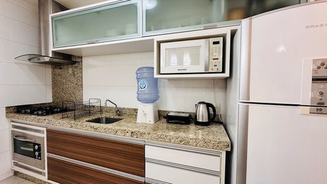 APART 301 COM 3DORMIT/1SUÍTE+AR COND/WI-FI-100M DA PRAIA