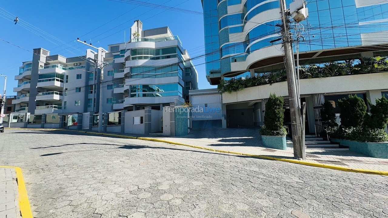 Apartamento para aluguel de temporada em Bombinhas (Praia de Bombas)