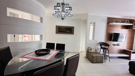 APART 301 COM 3DORMIT/1SUÍTE+AR COND/WI-FI-100M DA PRAIA