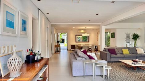 CASA MUITO ACONCHEGANTE NA PRAIA DA BALEIA