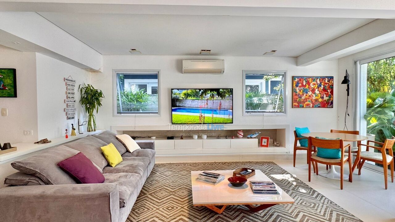 Casa para aluguel de temporada em São Sebastião (Praia da Baleia)