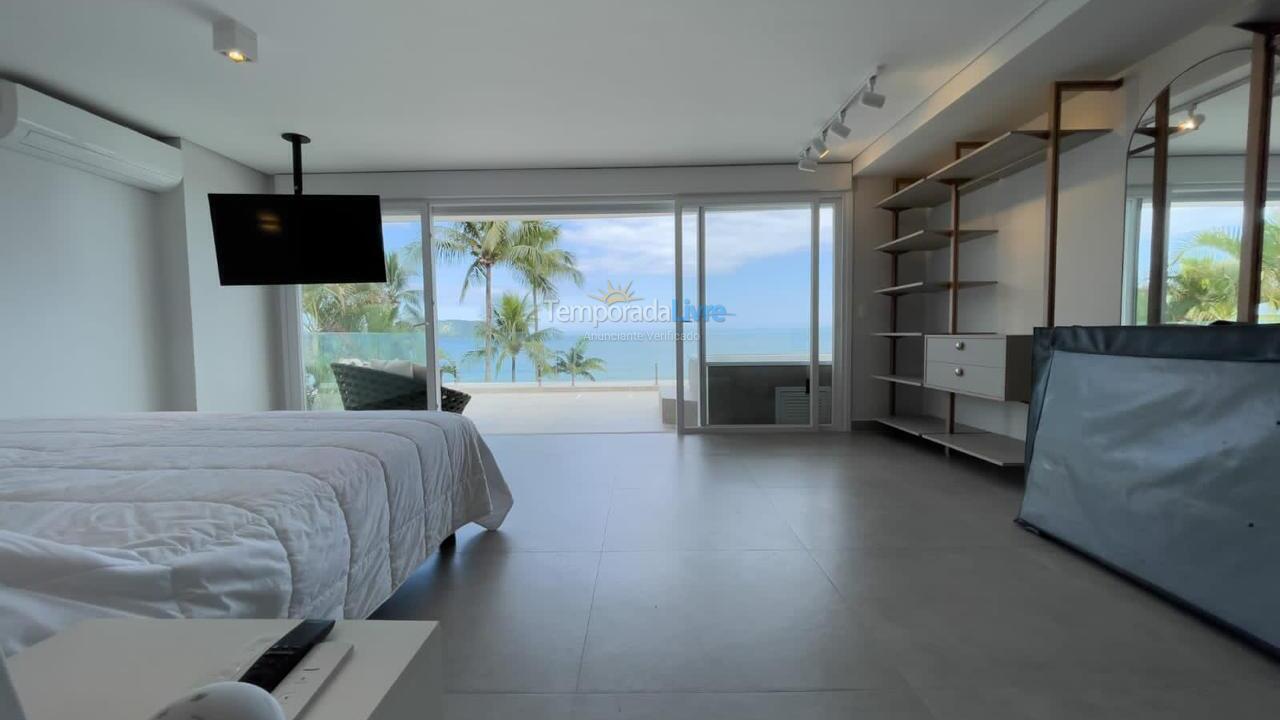 Casa para alquiler de vacaciones em São Sebastião (Praia da Baleia)