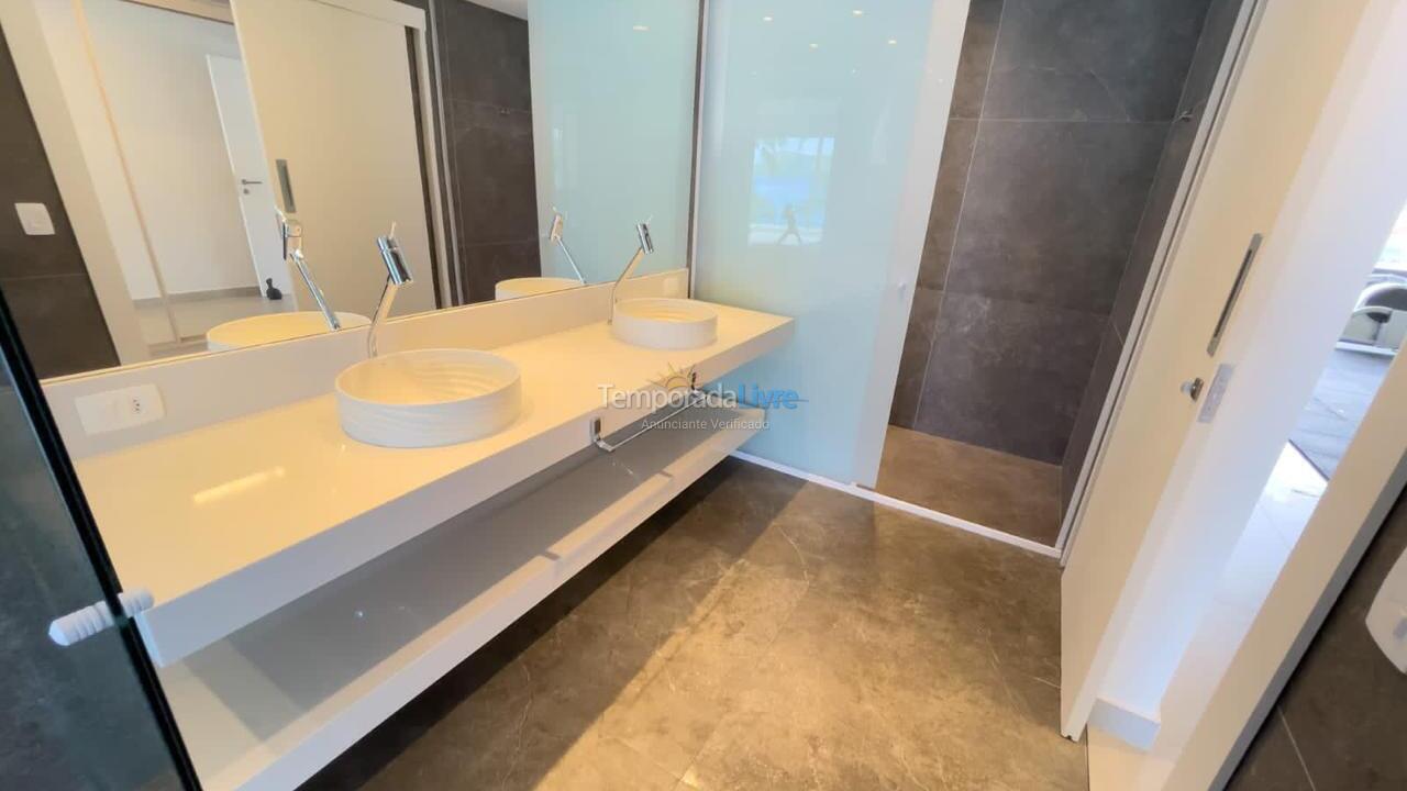 Casa para alquiler de vacaciones em São Sebastião (Praia da Baleia)