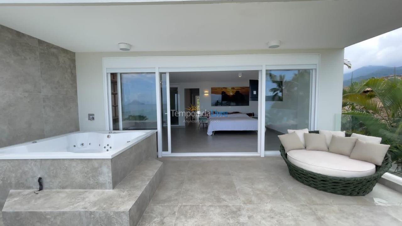 Casa para alquiler de vacaciones em São Sebastião (Praia da Baleia)