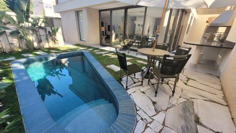 CASA BEM PERTINHO DA PRAIA DE JUQUEHY