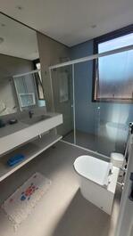 CASA BEM PERTINHO DA PRAIA DE JUQUEHY