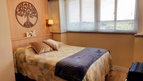 Aconchegante Apto de 2 Dormitórios no Centro de Gramado – c/Piscina...