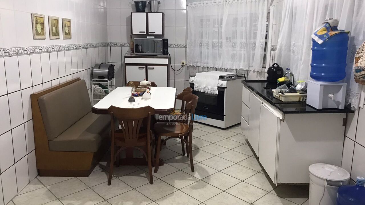 Granja para alquiler de vacaciones em Guararema (Freguesia da Escada)