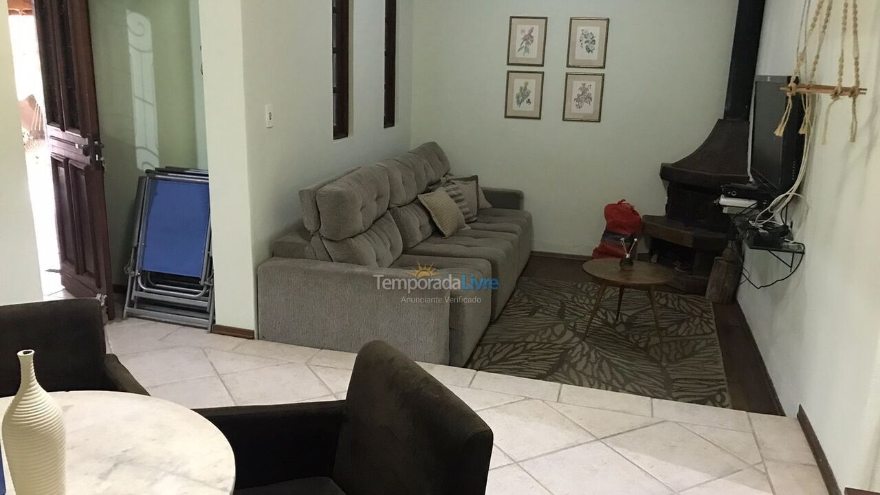 Granja para alquiler de vacaciones em Guararema (Freguesia da Escada)