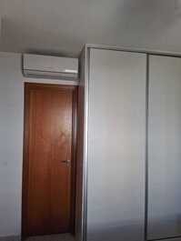 Apartamento com muita estrutura a 250 mt da praia com serviço de praia