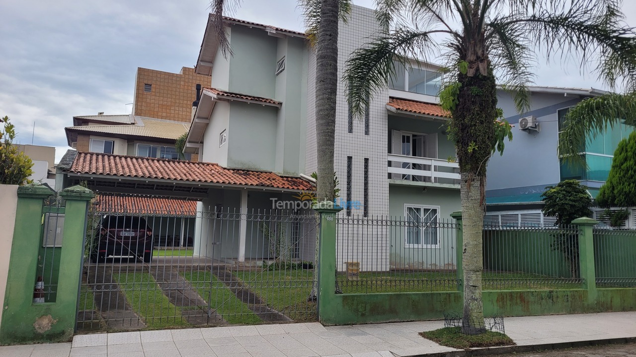 Casa para aluguel de temporada em Florianopolis (Praia dos Ingleses)