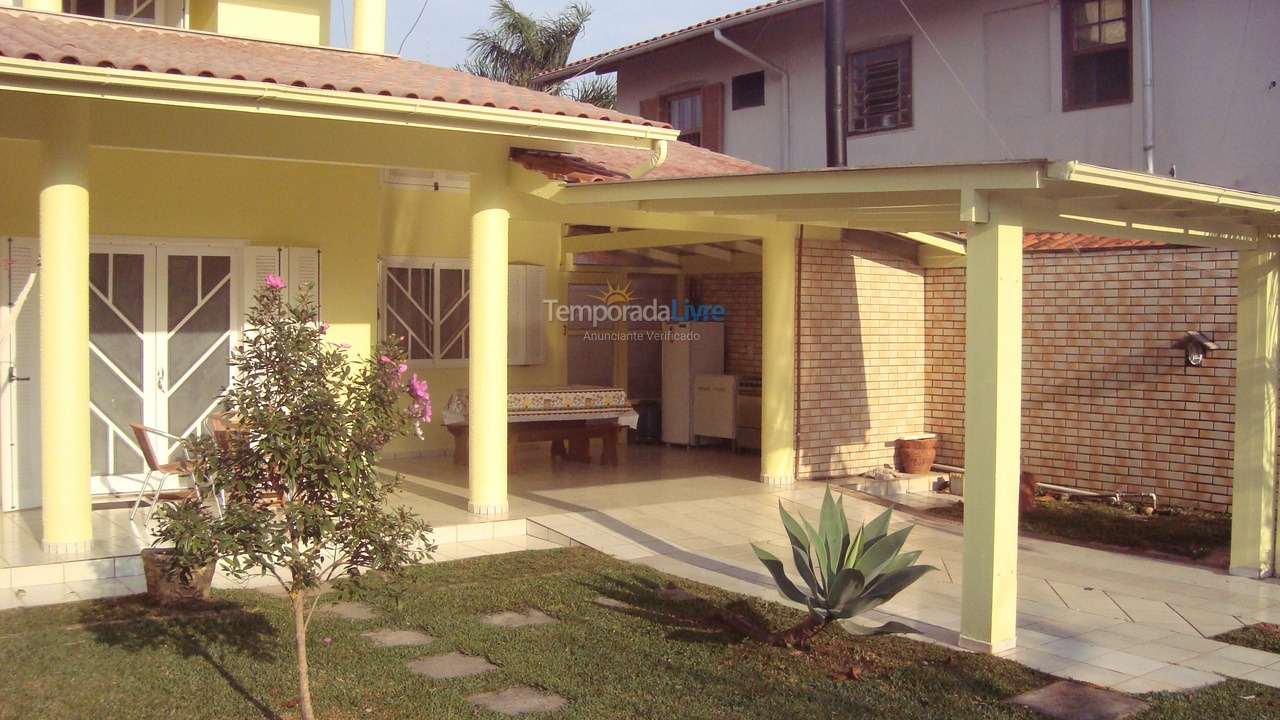 Casa para alquiler de vacaciones em Florianópolis (Cachoeira do Bom Jesus)