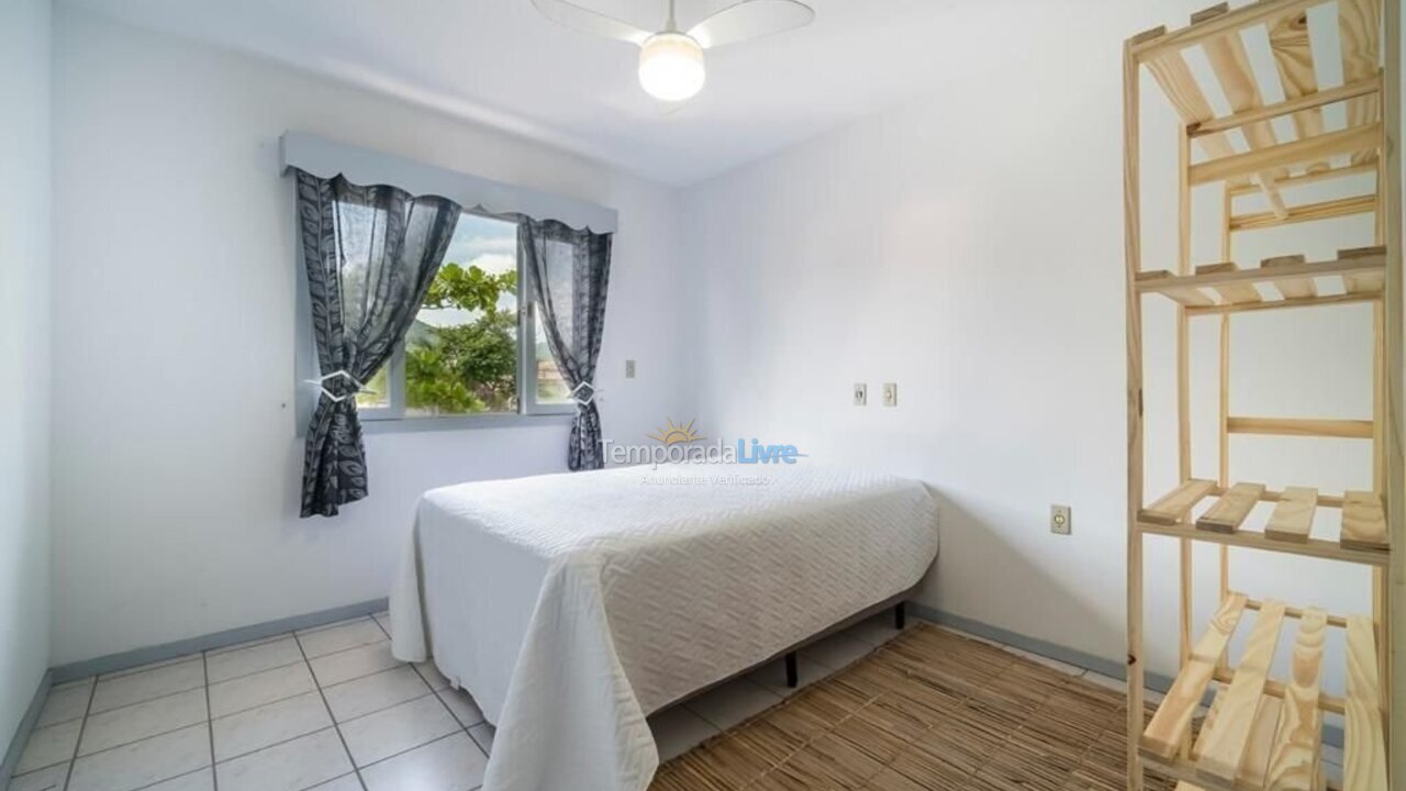 Casa para alquiler de vacaciones em Bombinhas (Praia de Zimbros)