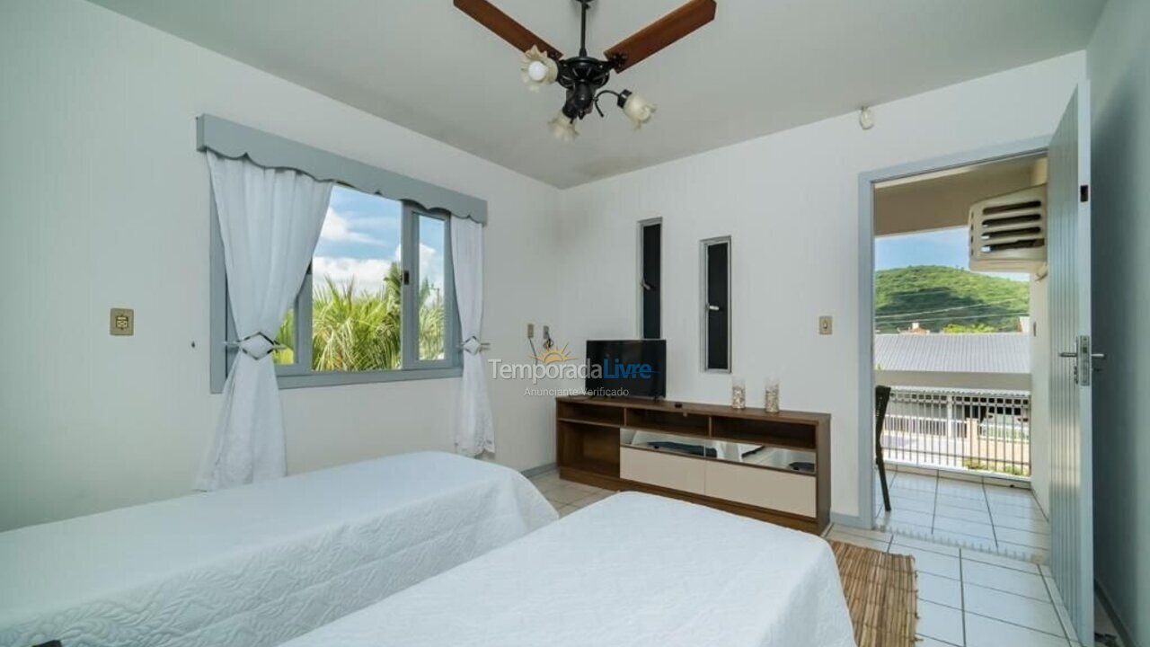 Casa para alquiler de vacaciones em Bombinhas (Praia de Zimbros)