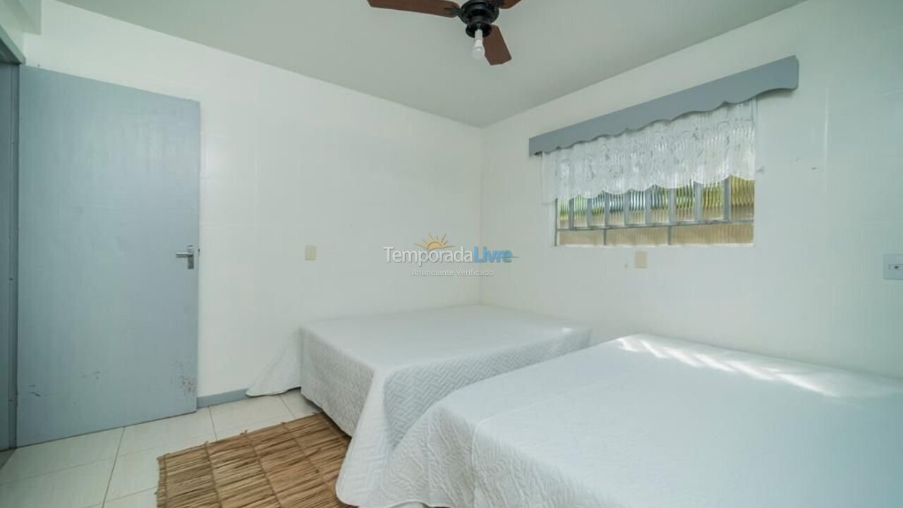 Casa para alquiler de vacaciones em Bombinhas (Praia de Zimbros)