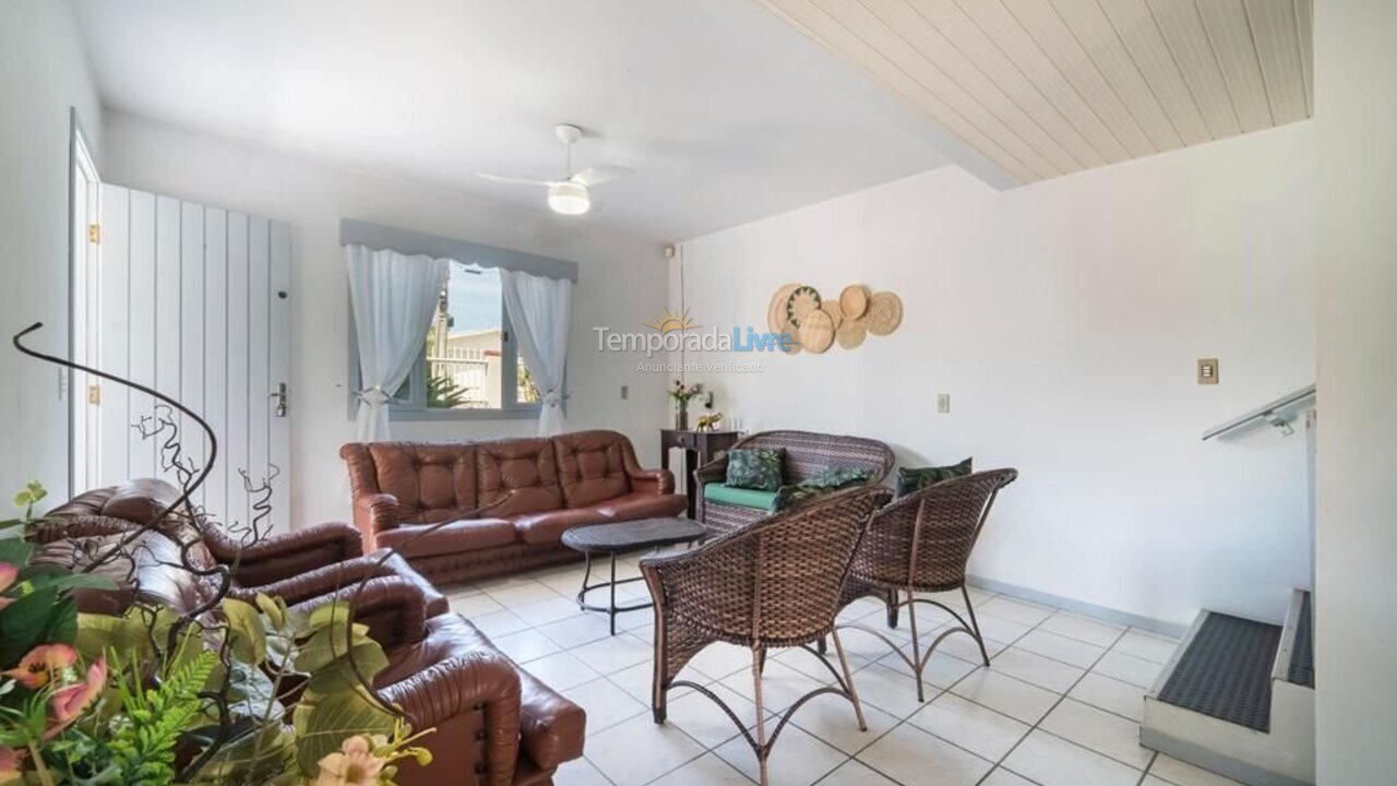 Casa para alquiler de vacaciones em Bombinhas (Praia de Zimbros)