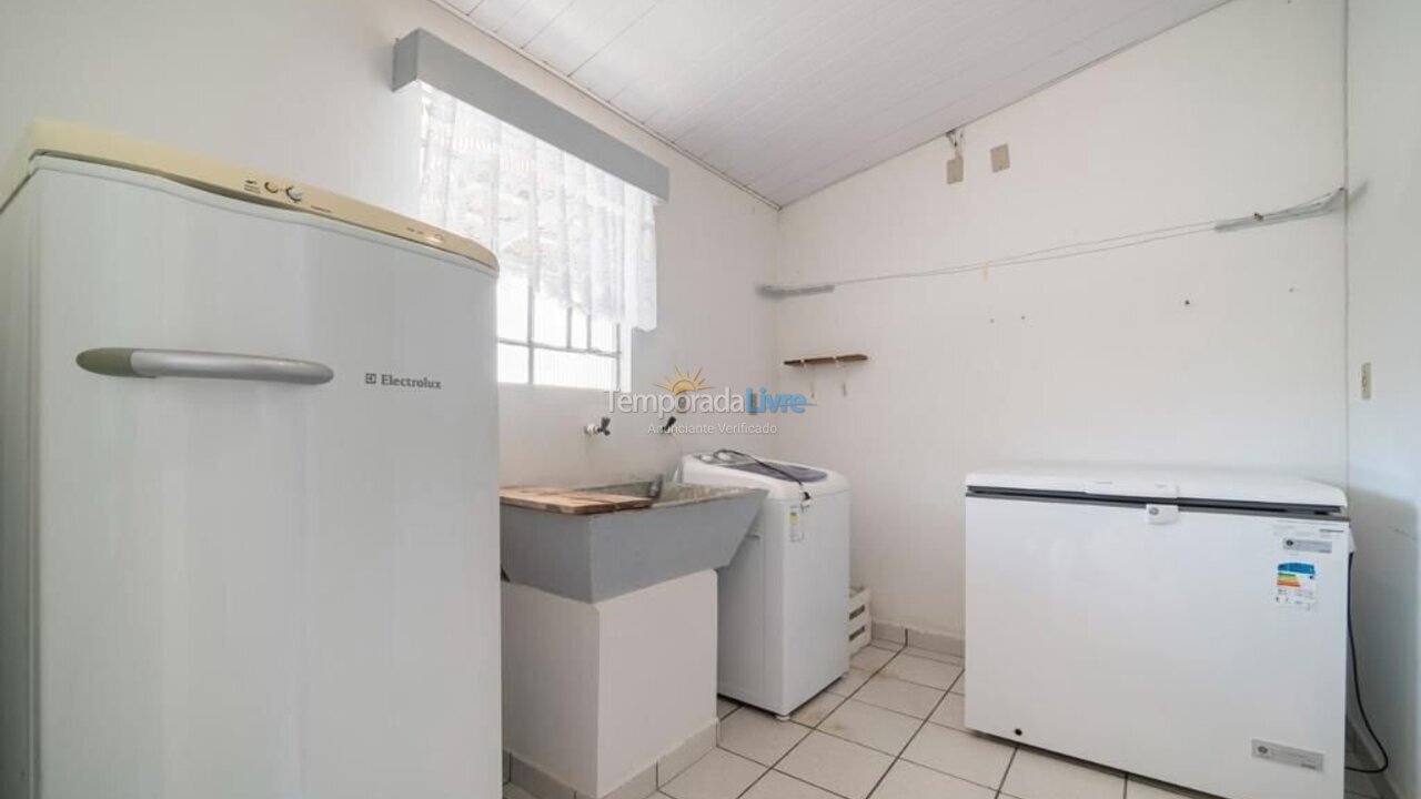 Casa para alquiler de vacaciones em Bombinhas (Praia de Zimbros)