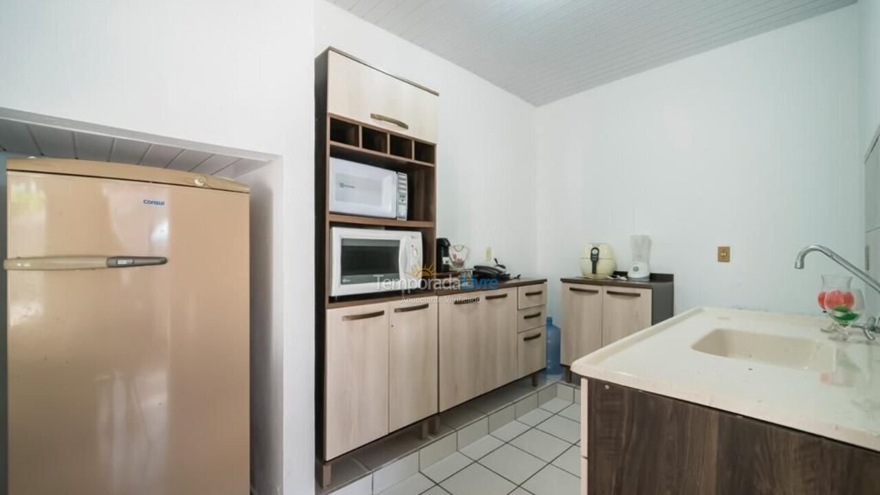 Casa para alquiler de vacaciones em Bombinhas (Praia de Zimbros)