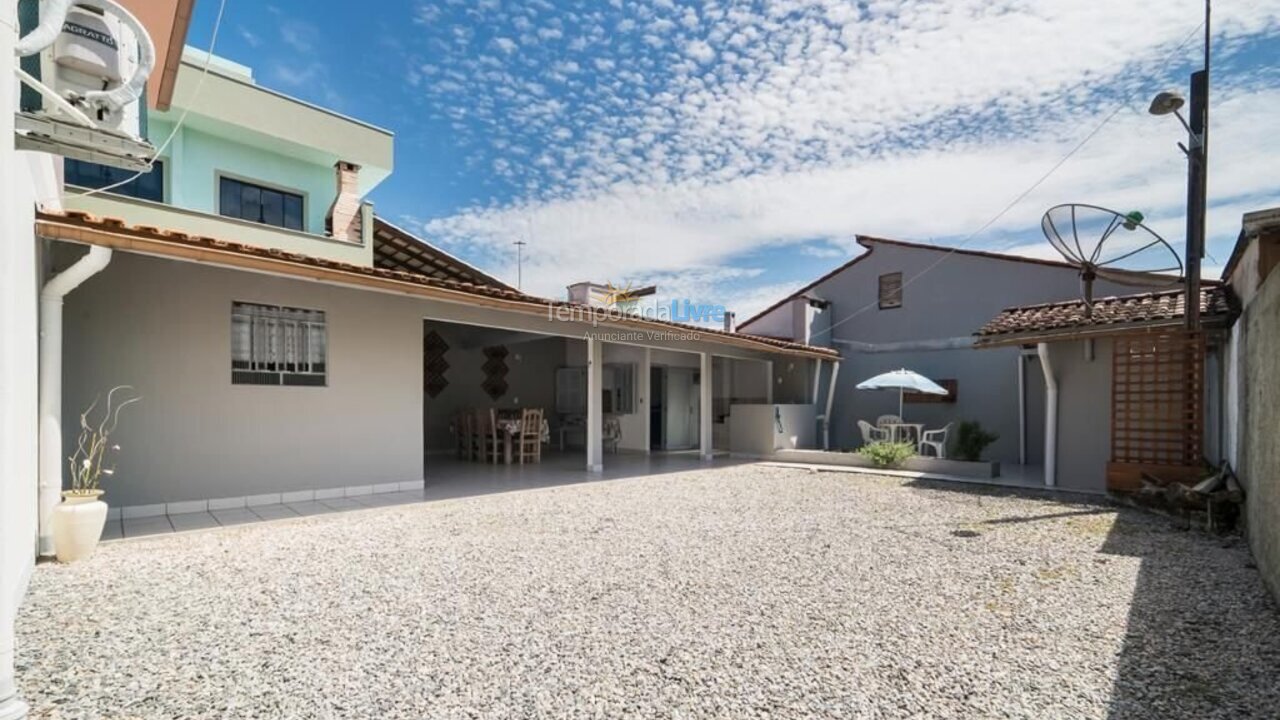Casa para alquiler de vacaciones em Bombinhas (Praia de Zimbros)