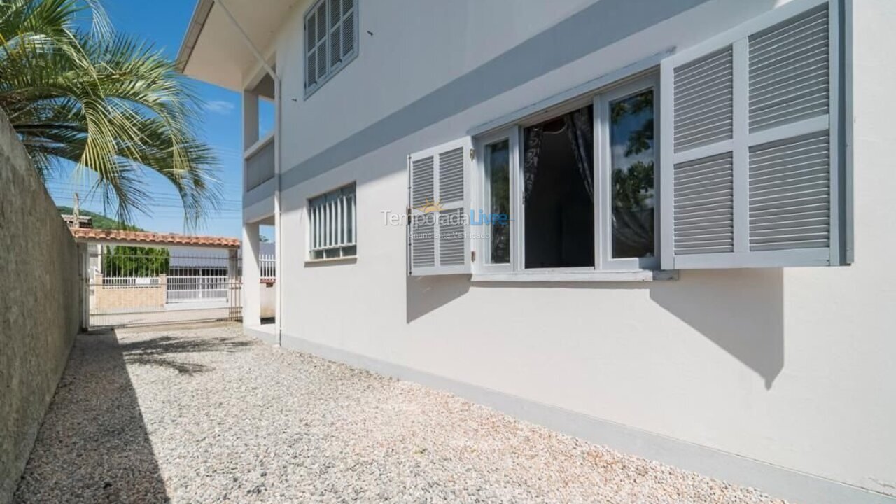 Casa para alquiler de vacaciones em Bombinhas (Praia de Zimbros)