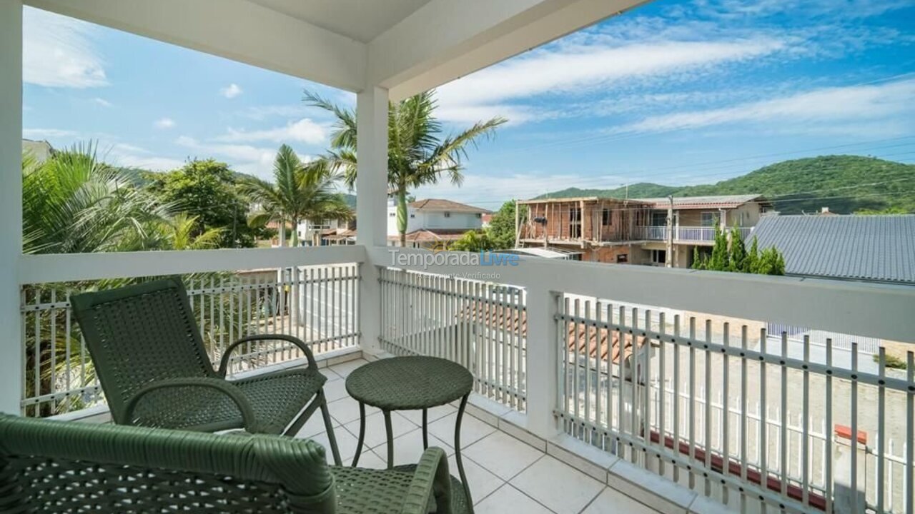 Casa para alquiler de vacaciones em Bombinhas (Praia de Zimbros)