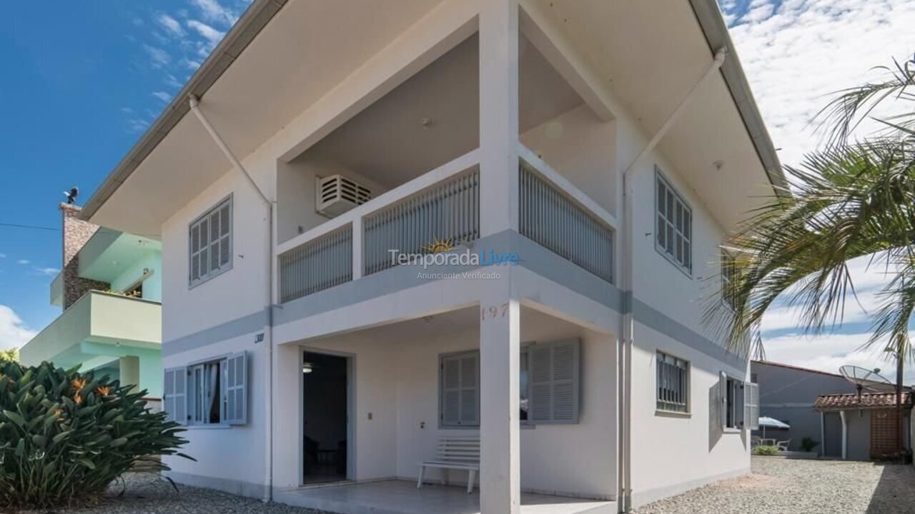 Casa para alquiler de vacaciones em Bombinhas (Praia de Zimbros)