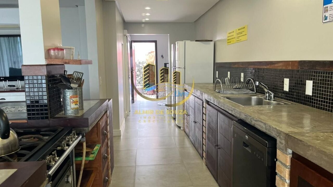 Casa para aluguel de temporada em Bombinhas (Ilhas)