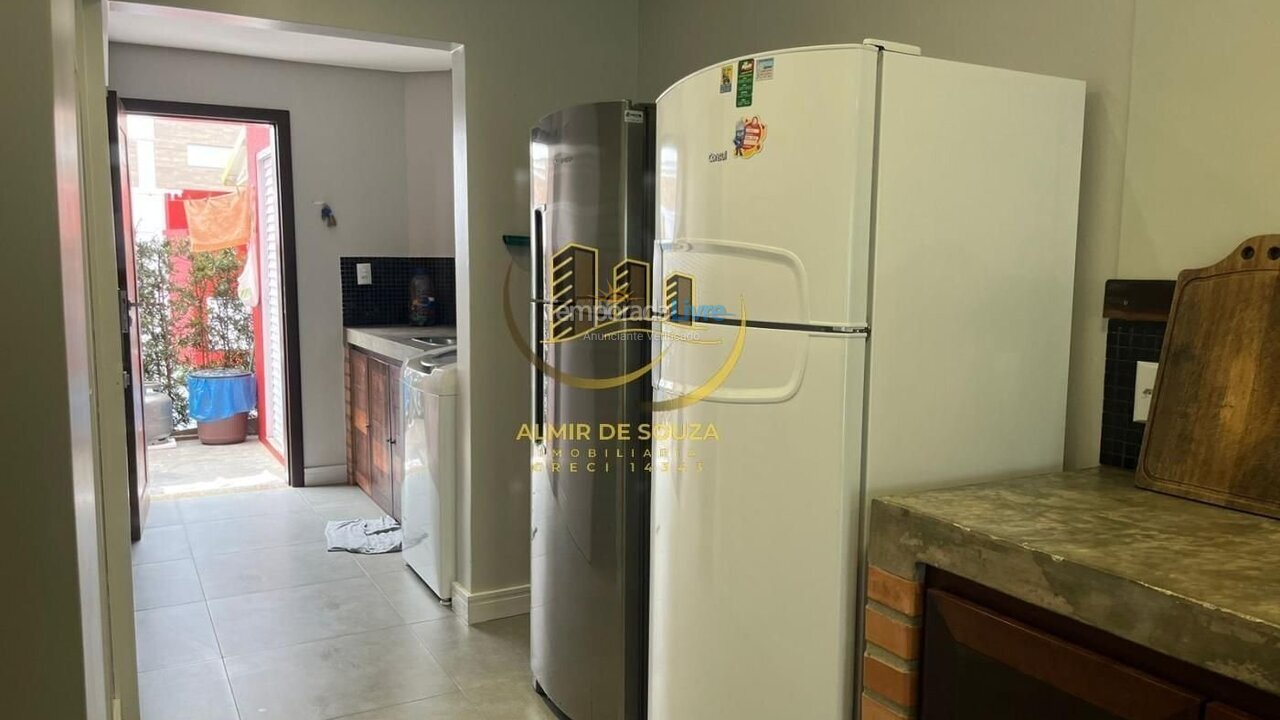 Casa para aluguel de temporada em Bombinhas (Ilhas)