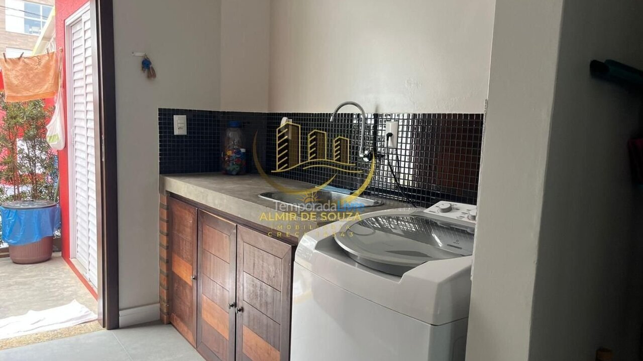 Casa para aluguel de temporada em Bombinhas (Ilhas)