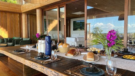 Luxo Caraíva: 7 suítes, piscina e vista rio‐mar