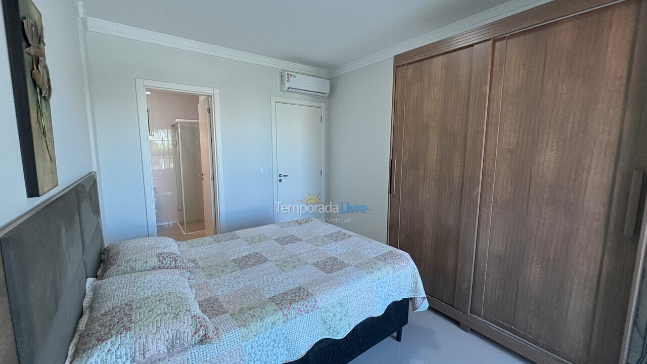 Apartment for vacation rental in Bombinhas (Praia de Bombas)