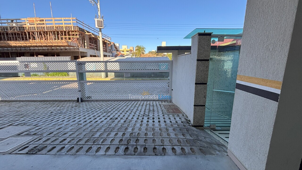 Apartment for vacation rental in Bombinhas (Praia de Bombas)