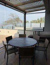 Beachfront house in Maresias