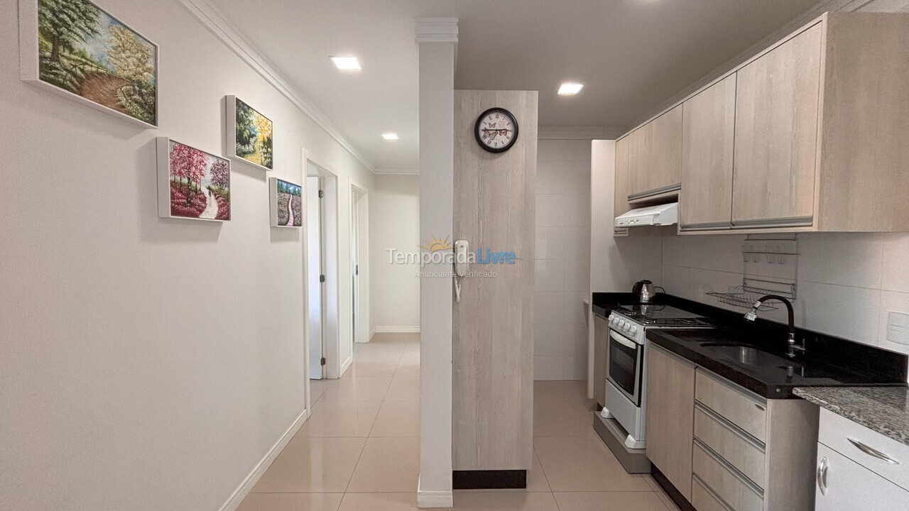 Apartment for vacation rental in Bombinhas (Praia de Bombas)