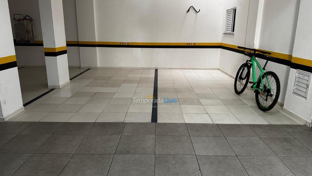 Apartamento para aluguel de temporada em Itapema (Meia Praia)