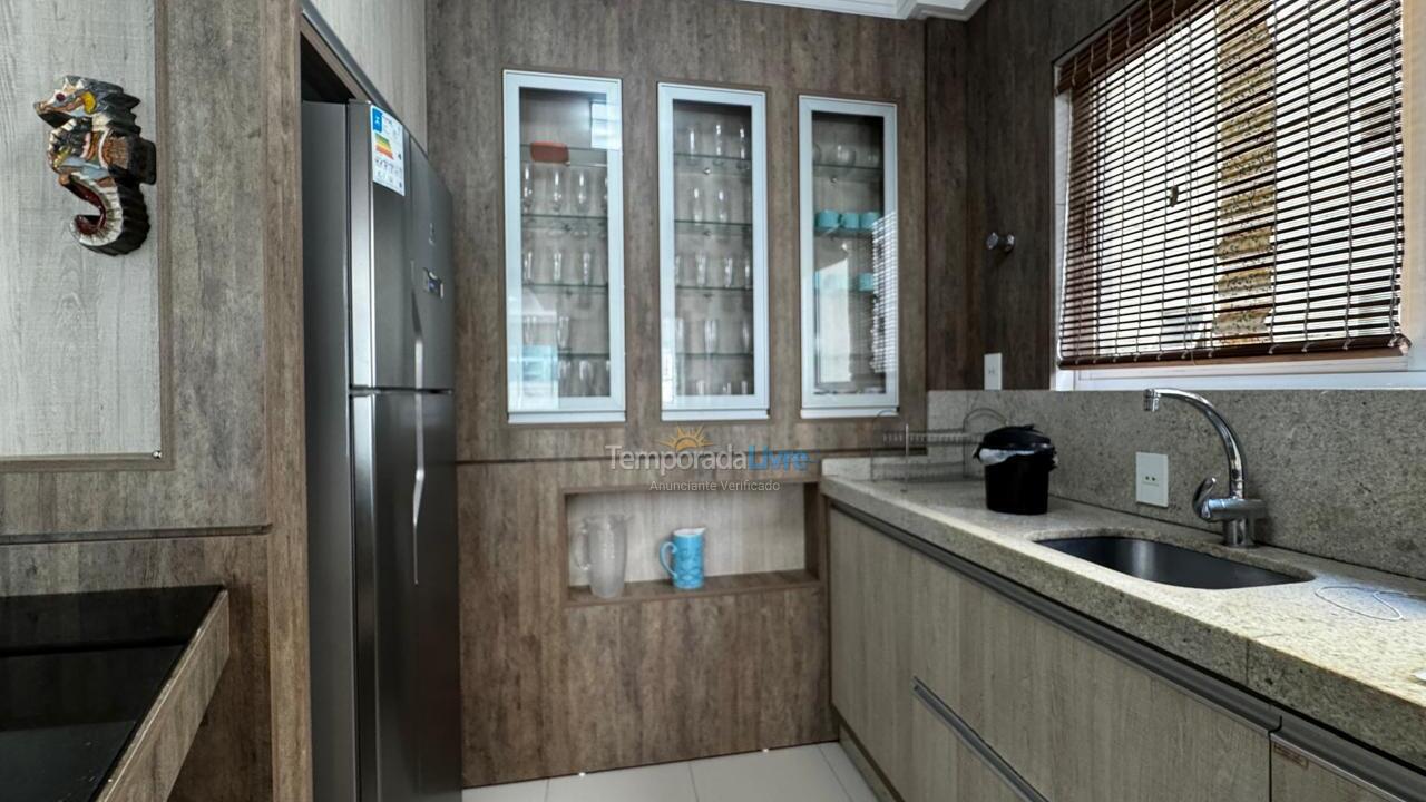 Apartamento para aluguel de temporada em Itapema (Meia Praia)