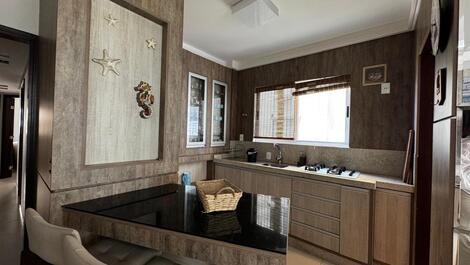 Pertinho da praia, bem mobiliado 1 suíte + 2 demi