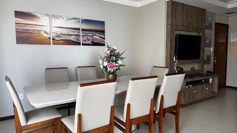 Pertinho da praia, bem mobiliado 1 suíte + 2 demi