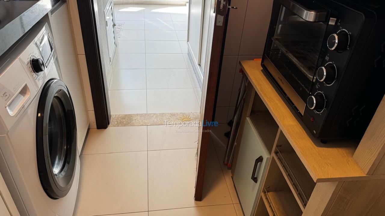 Apartamento para aluguel de temporada em Itapema (Meia Praia)