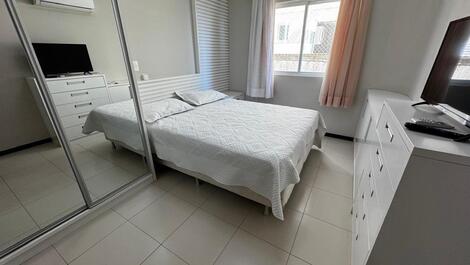 Pertinho da praia, bem mobiliado 1 suíte + 2 demi