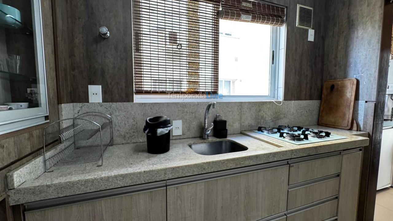 Apartamento para aluguel de temporada em Itapema (Meia Praia)