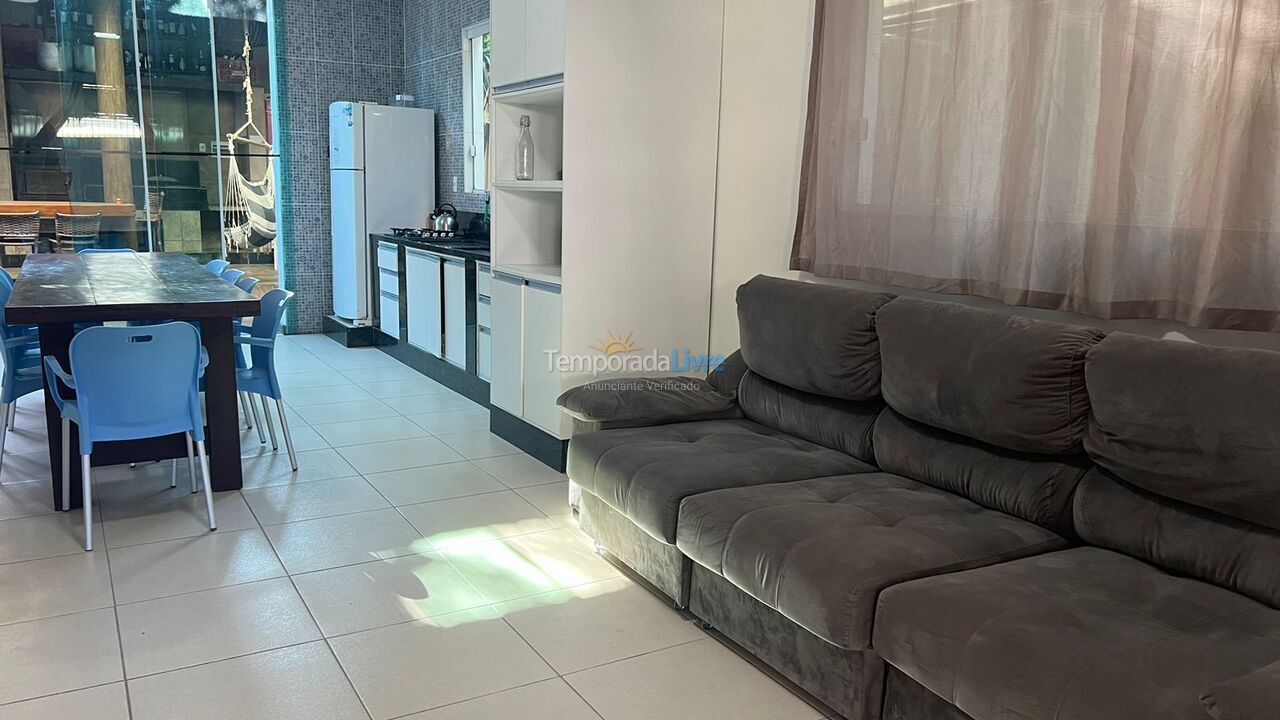 Casa para aluguel de temporada em Bombinhas (Canto Grande)