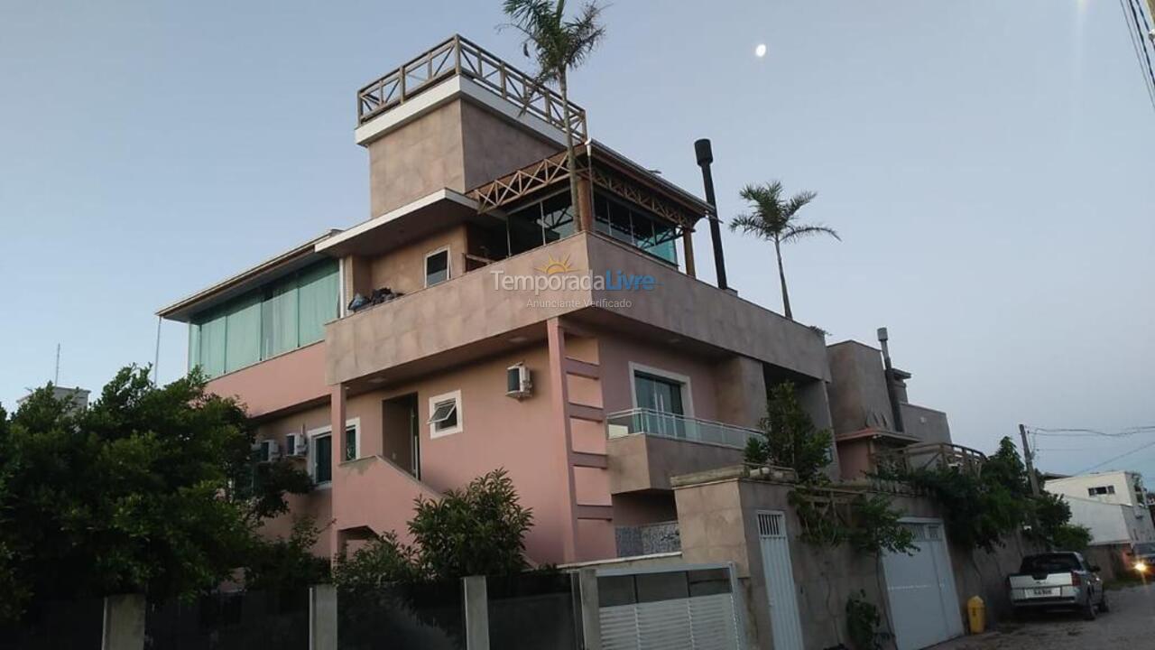 Casa para aluguel de temporada em Bombinhas (Canto Grande)