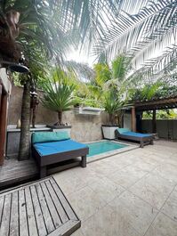 Cozy house with pool on Mariscal Beach