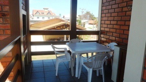 CASA GRANDE EM INGLESES 06 QUARTOS PARA 16 PESSOAS